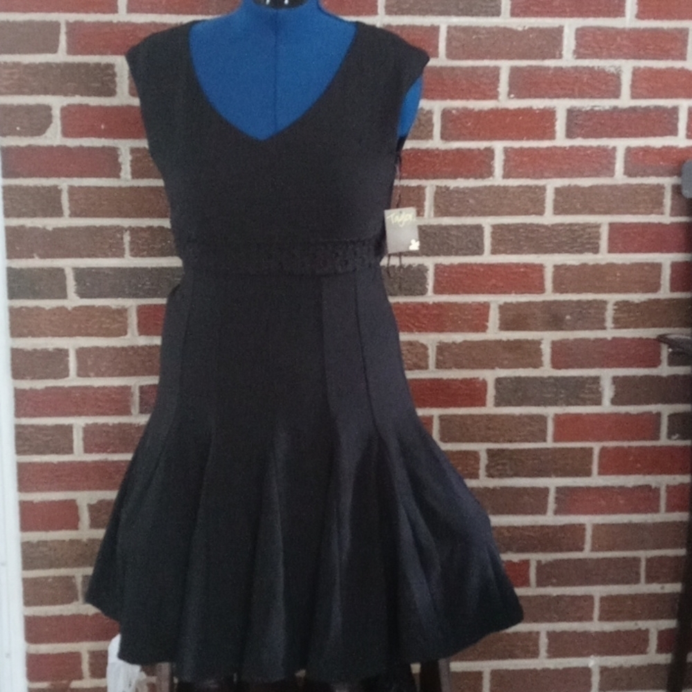 Taylor black cinched waste flowy skirt dress 6